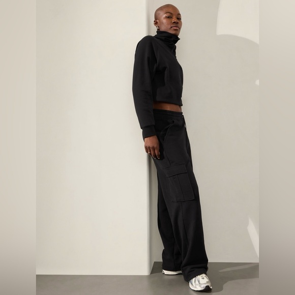 Athleta Easy Fleece Mid Rise Cargo Pant // Black - Picture 3 of 16